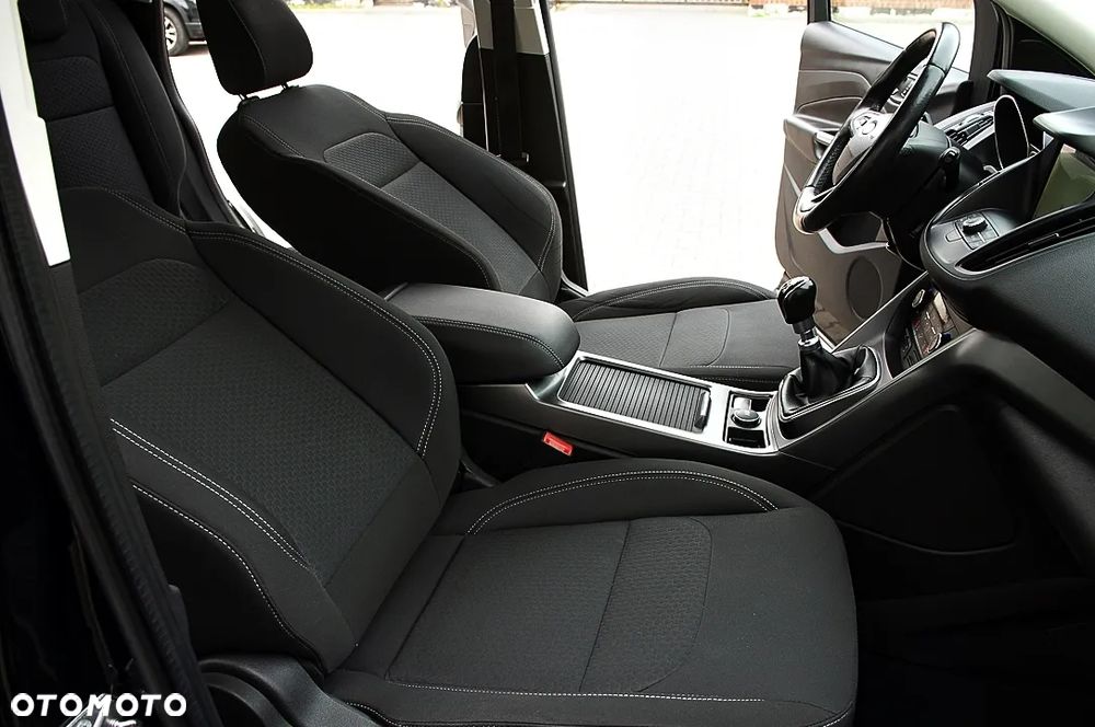 Ford Kuga 2.0 TDCi FWD Titanium Plus - 23