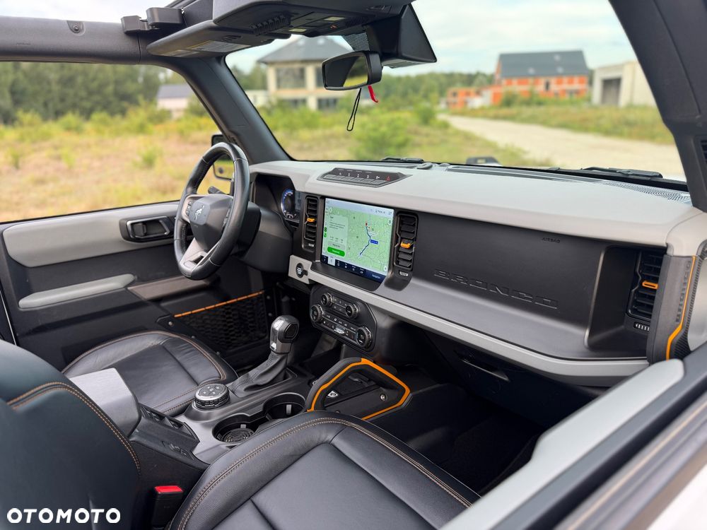 Ford Bronco - 24