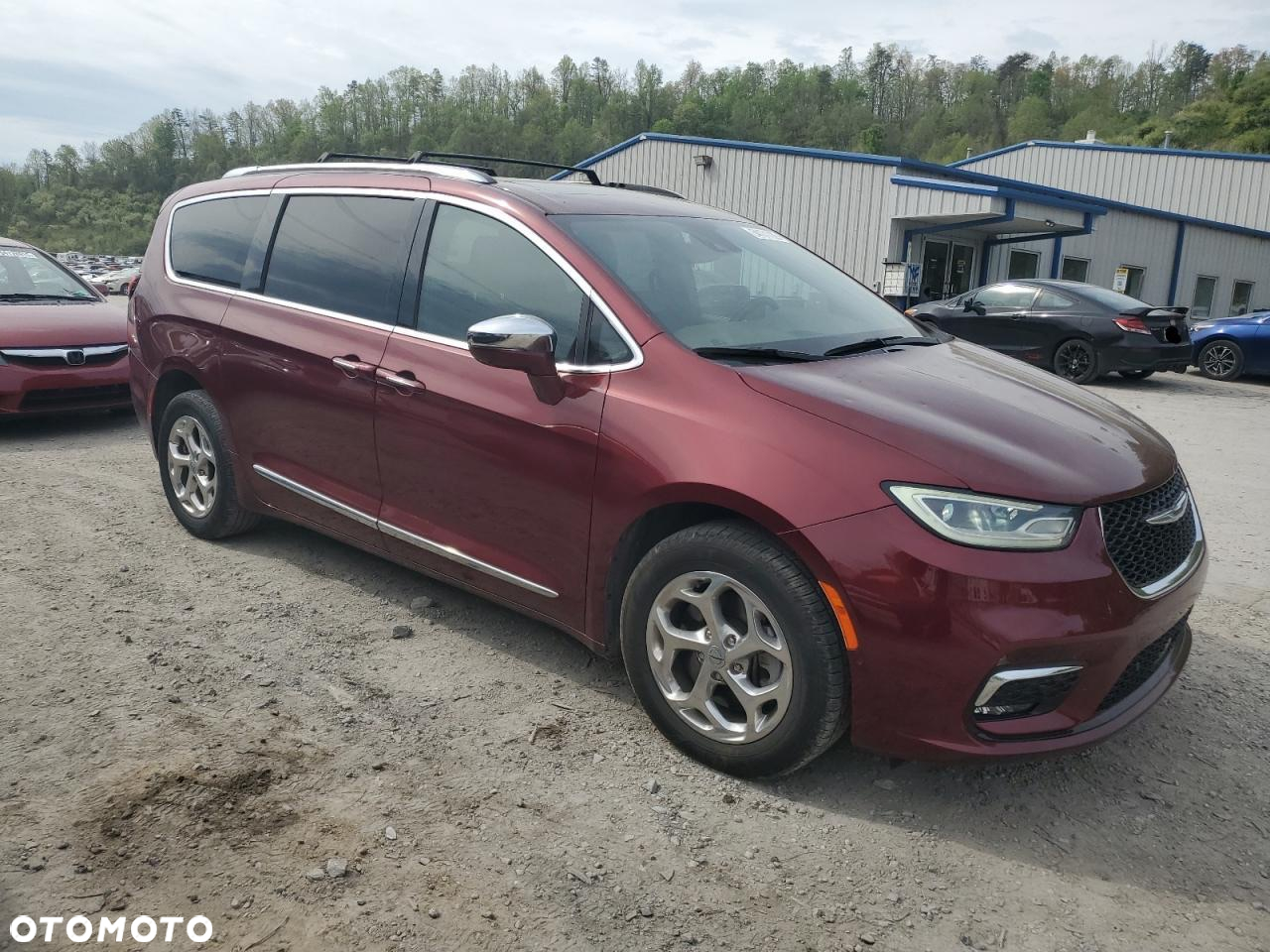 Chrysler Pacifica - 4