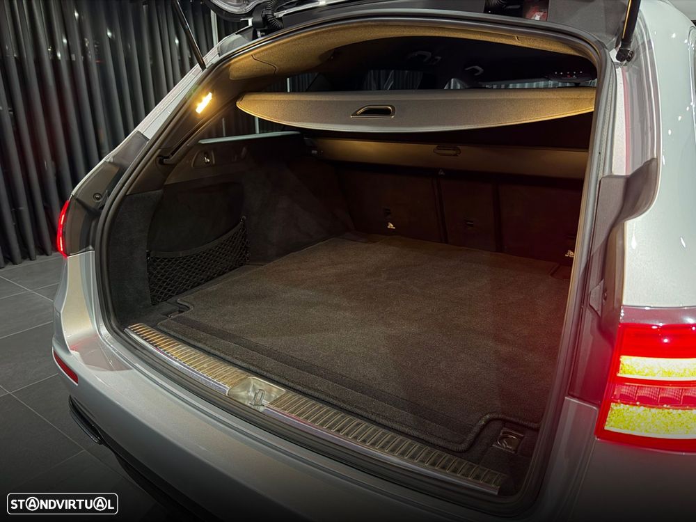 Mercedes-Benz E 220 d Avantgarde - 43