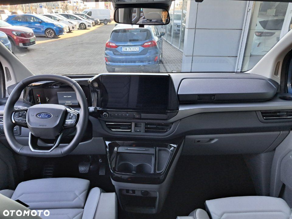 Ford Tourneo Custom - 13