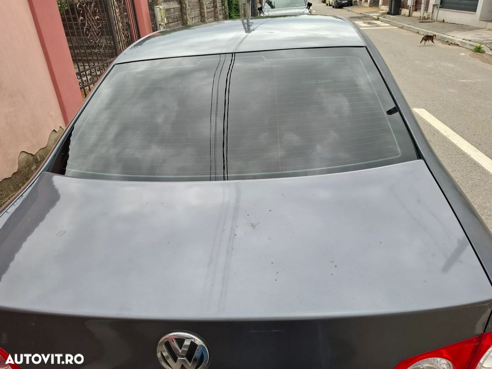 Volkswagen Jetta 1.6 Comfortline - 8