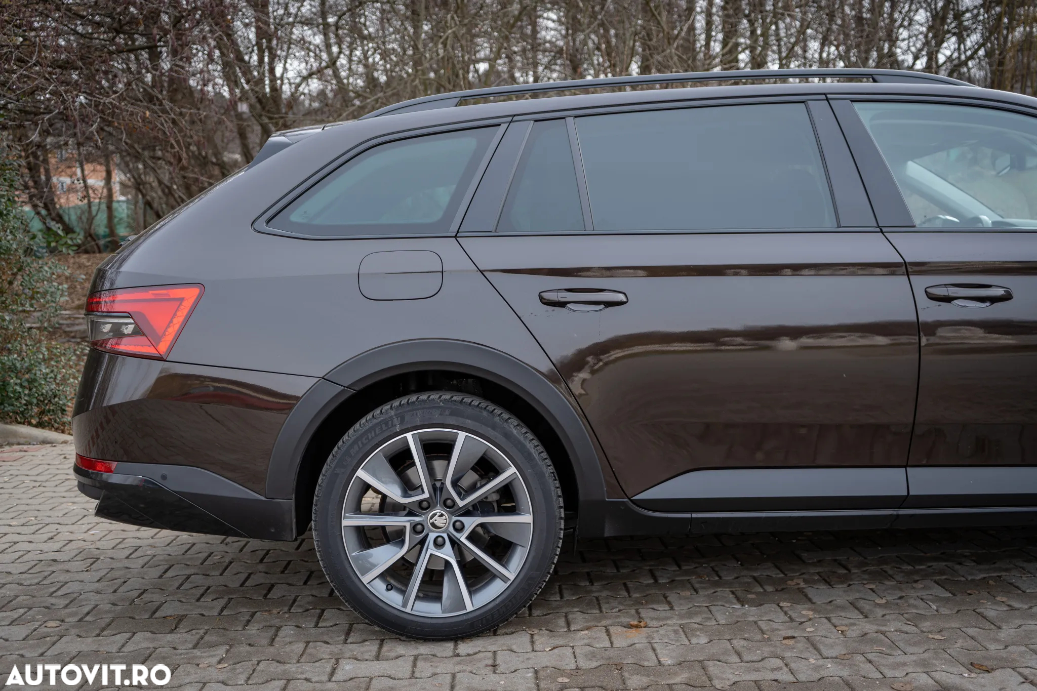 Skoda Superb Combi 2.0 TDI 4X4 DSG Scout - 6