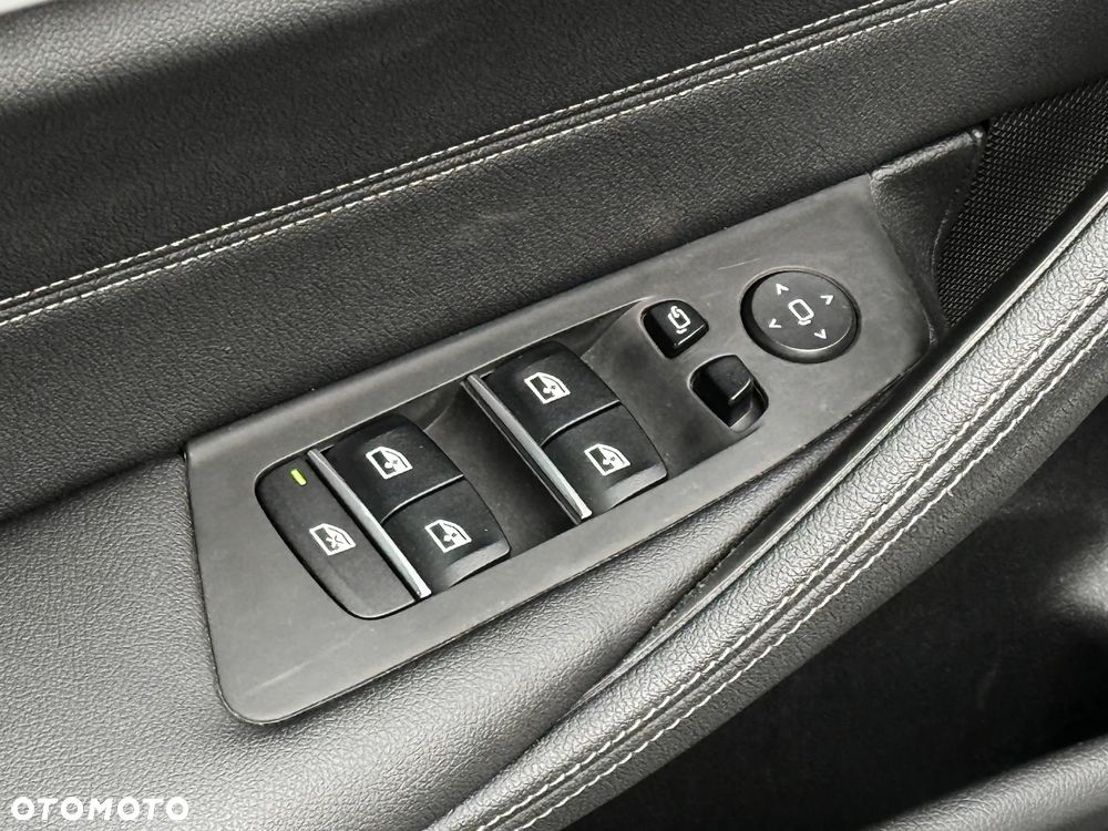 BMW Seria 5 520d xDrive M Sport Edition - 27