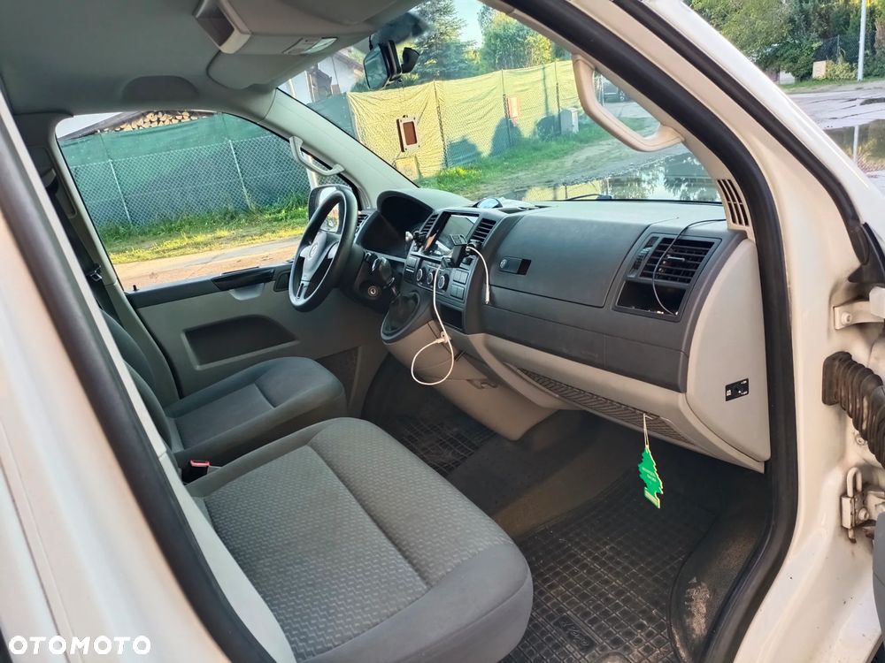 Volkswagen Caravelle - 19