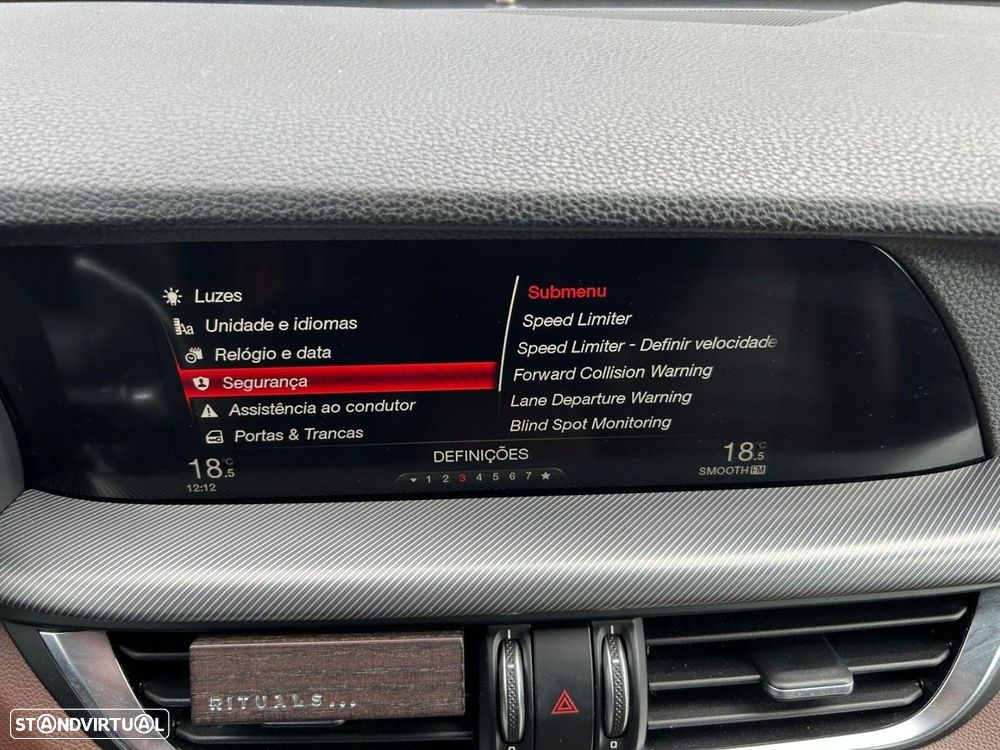 Alfa Romeo Stelvio 2.2 D Super AT8 Q4 - 20