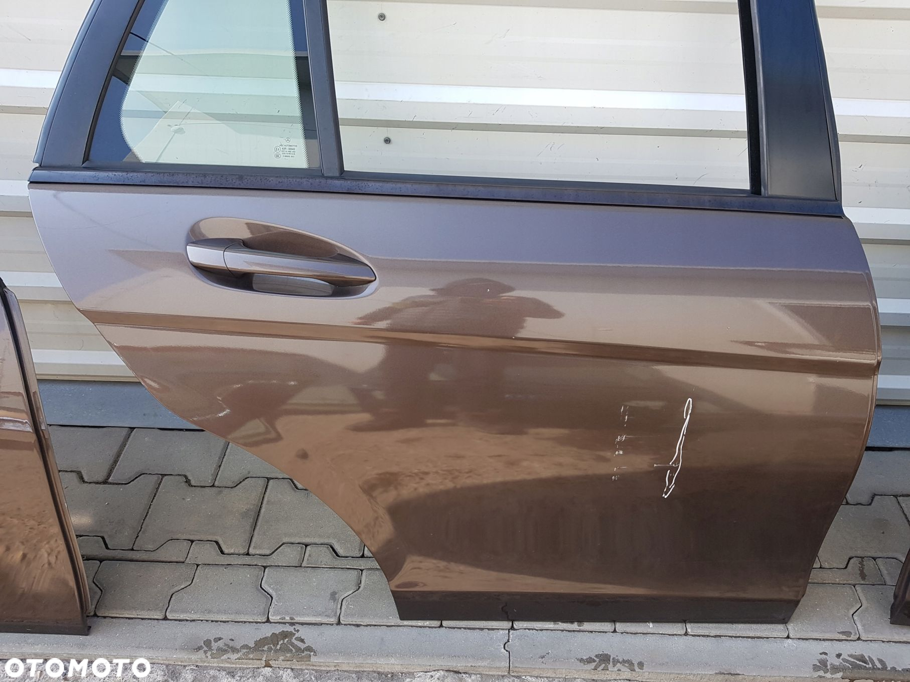 MERCEDES C KLASA W204 KOMBI DRZWI PRAWE TYŁ 526 - 2