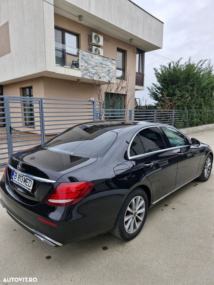 Mercedes-Benz E 220 d 4MATIC 9G-TRONIC - 9