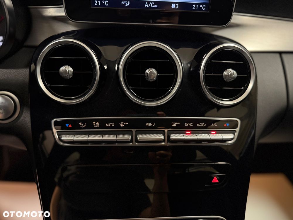 Mercedes-Benz Klasa C 180 7G-TRONIC - 19