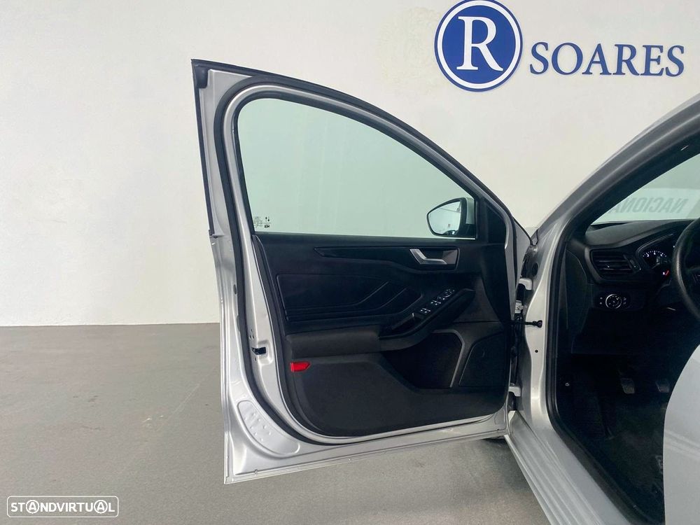Ford Focus 1.0 EcoBoost MHEV ST-Line - 13