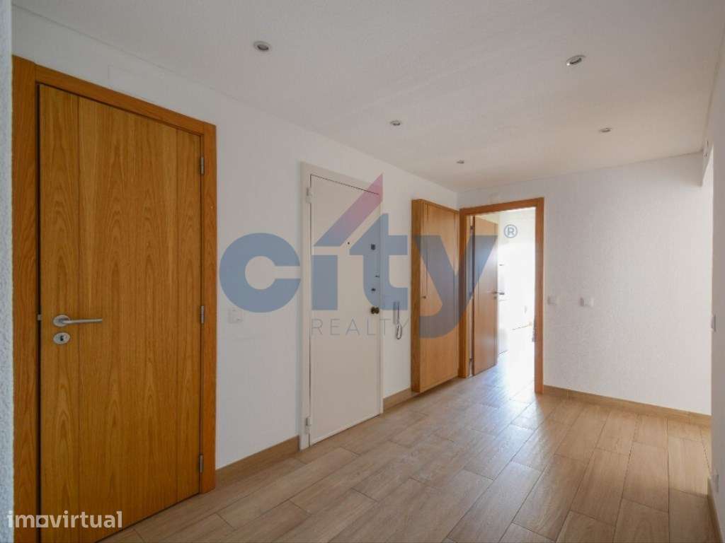 Apartamento T3 com cozinha equipada. Junto ao metro do Lumiar e à s... - Grande imagem: 3/38