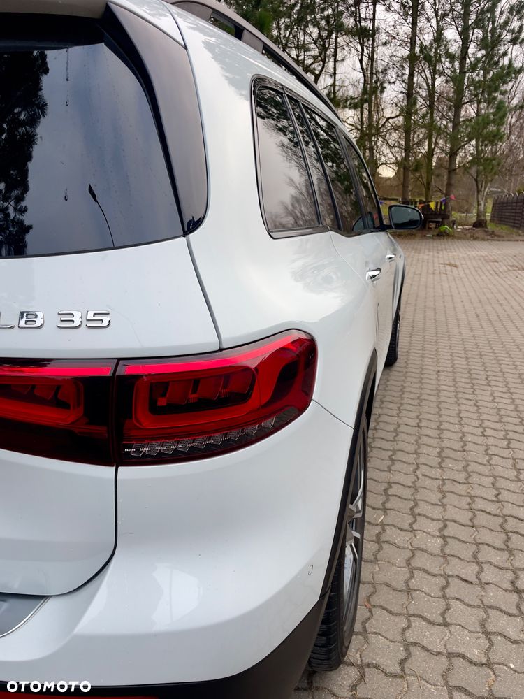 Mercedes-Benz GLB - 14