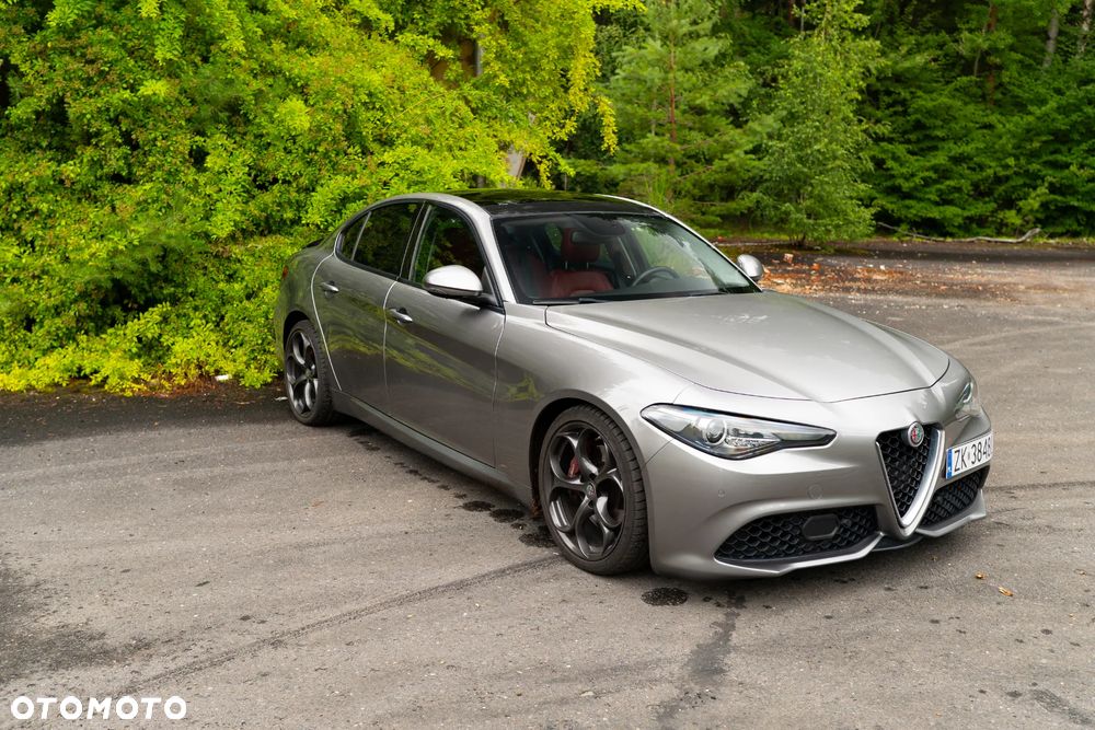 Alfa Romeo Giulia - 1