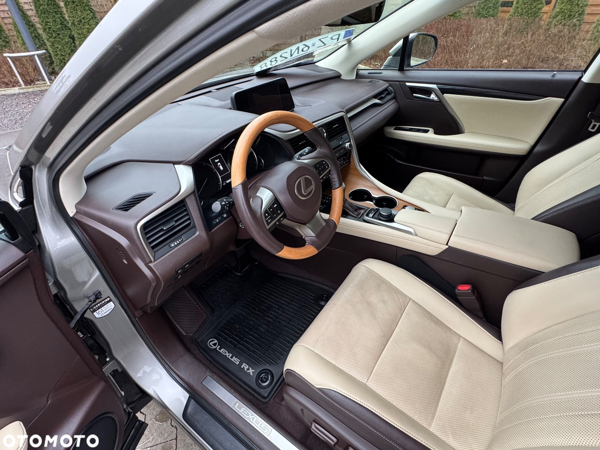 Lexus RX - 12