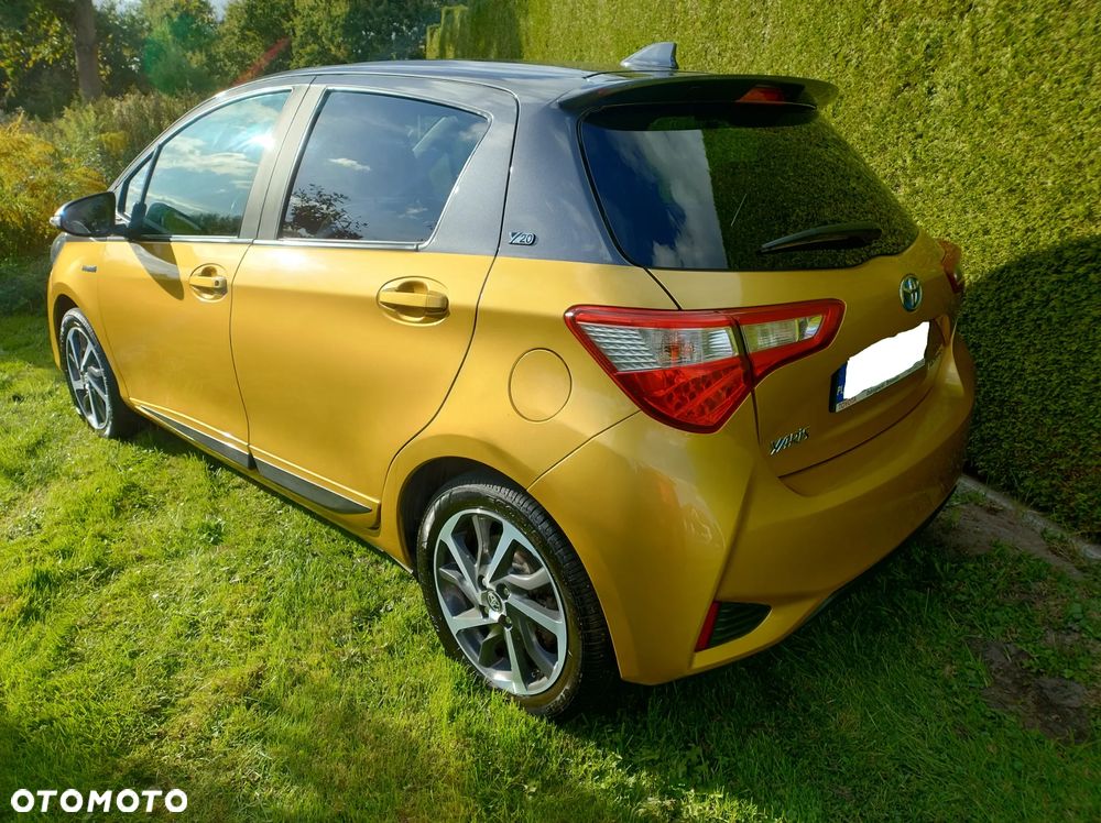 Toyota Yaris Hybrid 100 20th Anniversary - 2