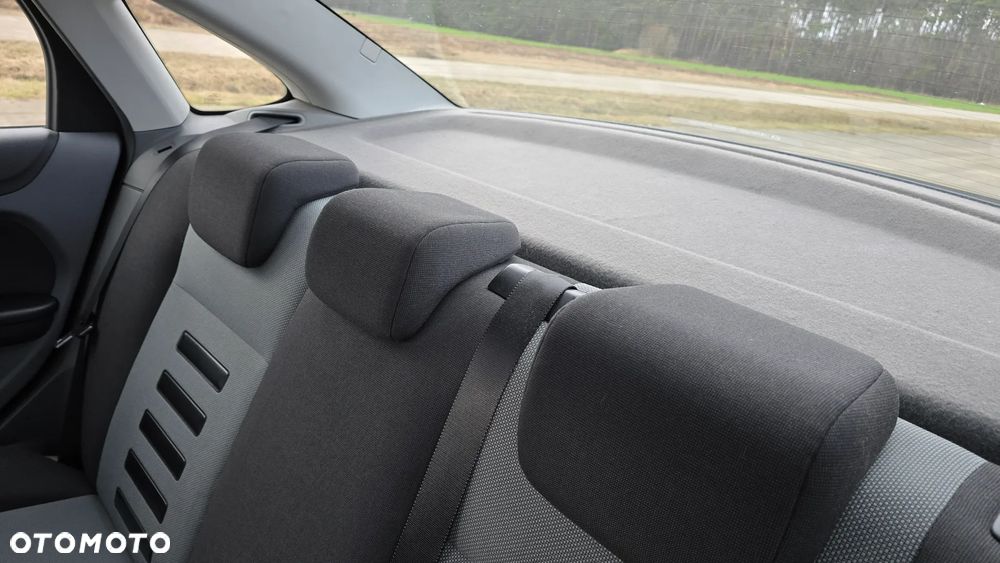 Ford Focus 1.6 Ti-VCT Ghia - 32