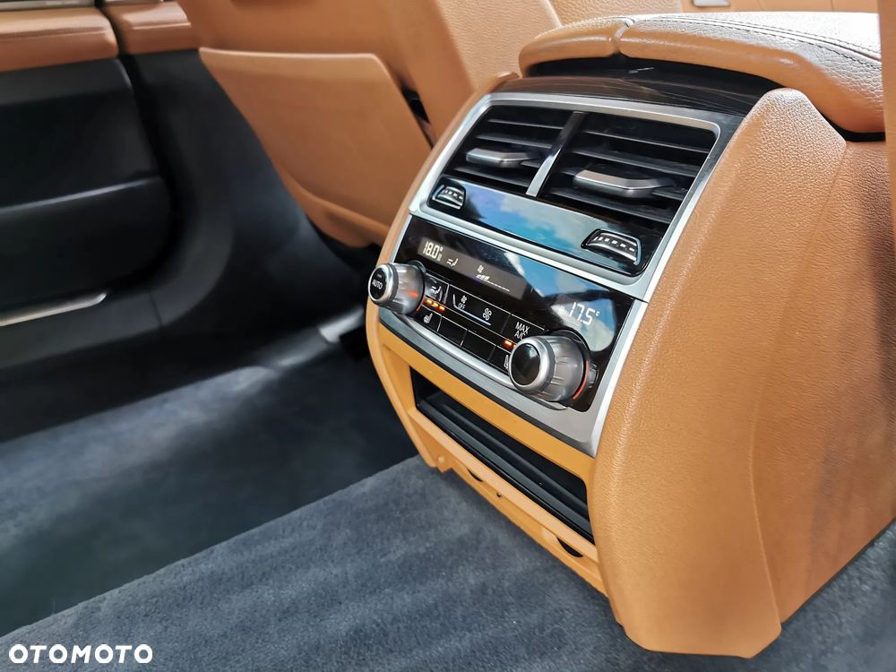 BMW Seria 7 - 18