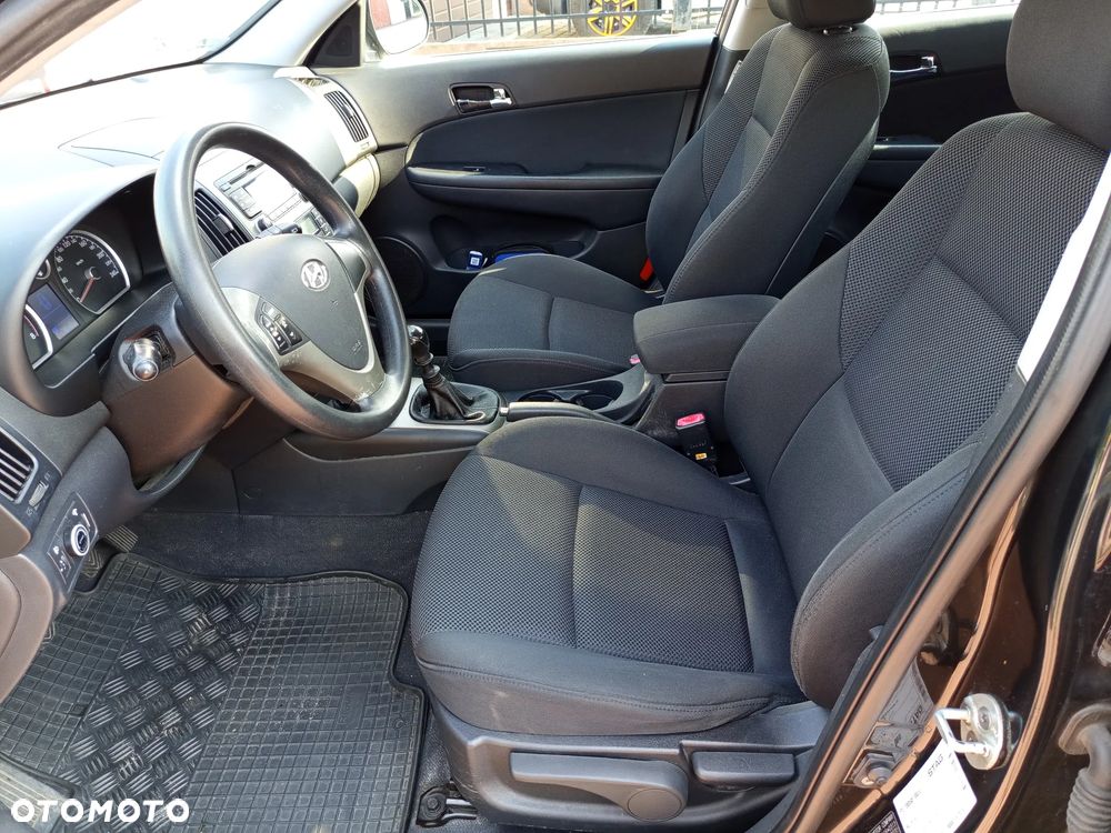 Hyundai i30 1.6 Comfort - 8
