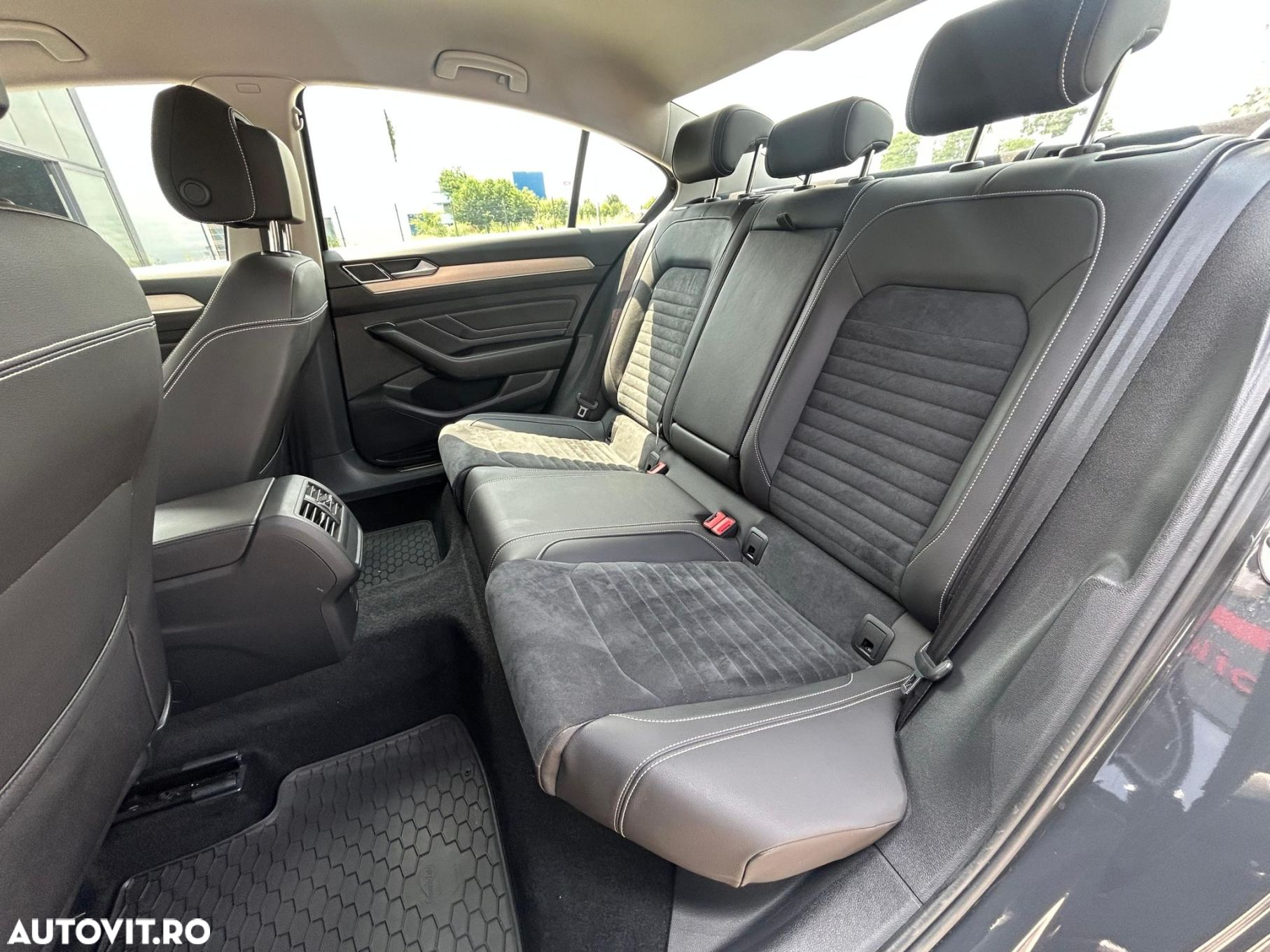 Volkswagen Passat 2.0 TDI DSG Highline - 16