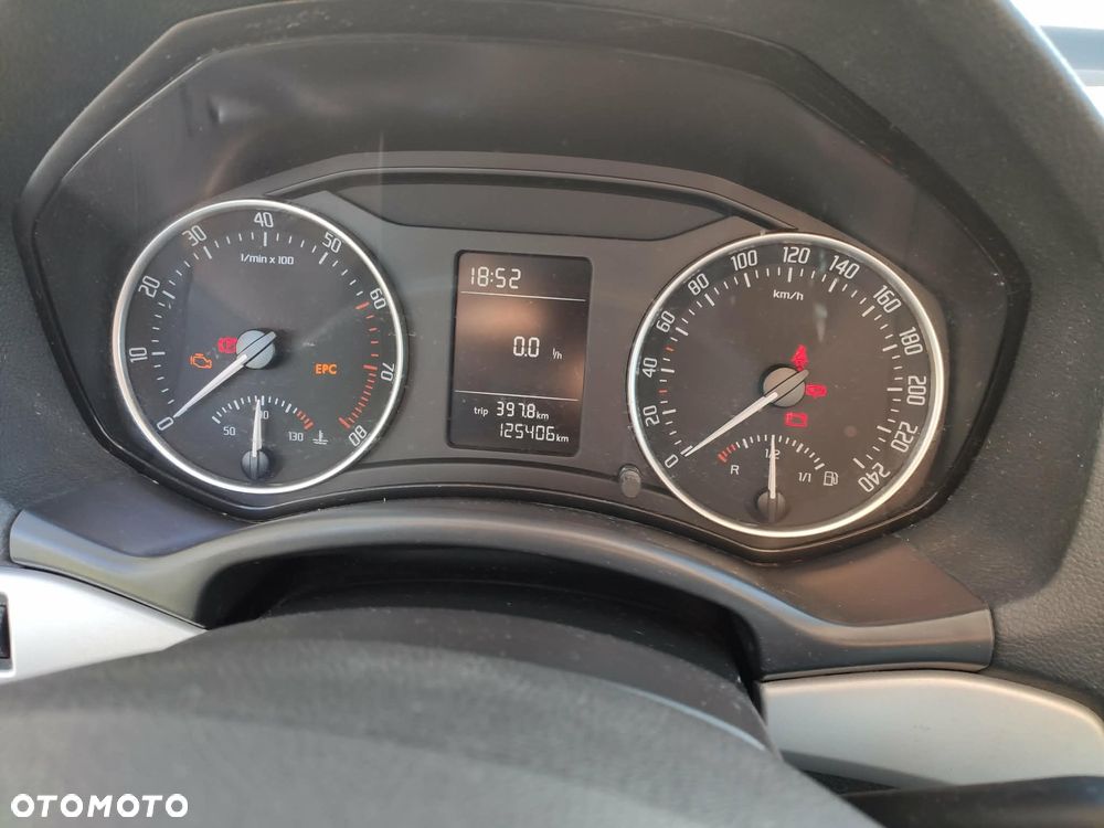 Skoda Octavia 1.6 Ambition - 6