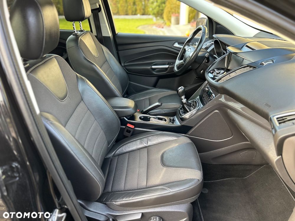 Ford Kuga 1.5 EcoBoost 2x4 Titanium - 23