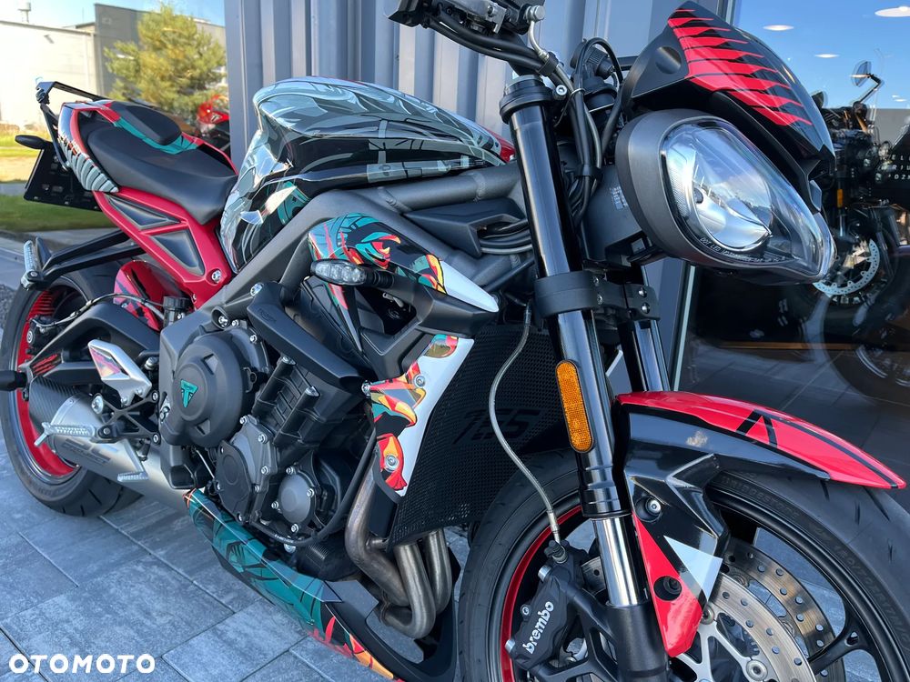 Triumph Street Triple - 10