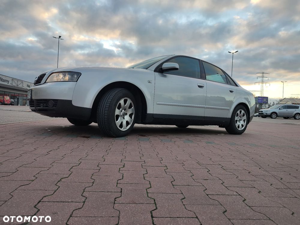 Audi A4 Limousine - 13