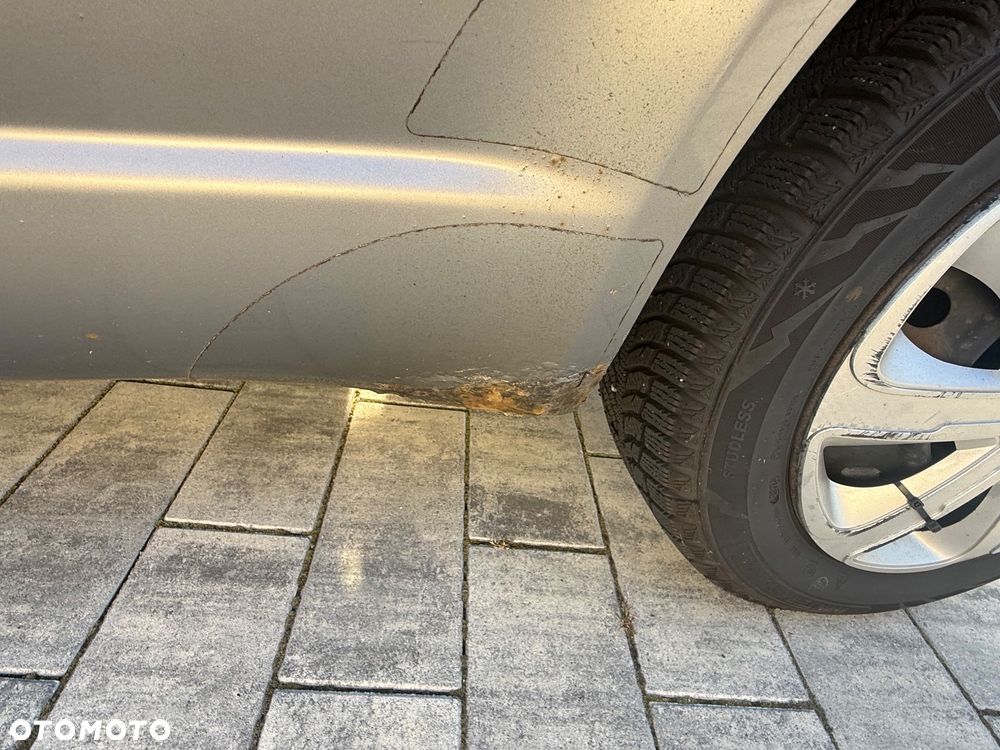 Toyota Yaris 1.0 Base - 13