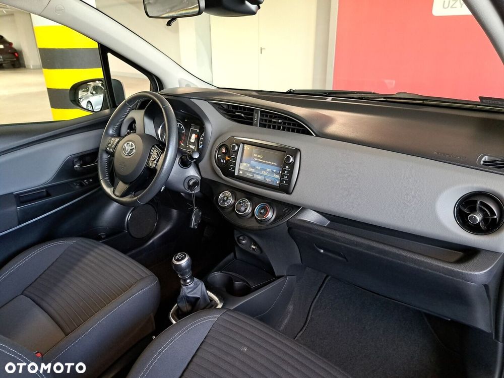 Toyota Yaris 1.5 Premium - 17