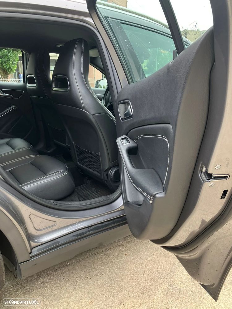 Mercedes-Benz GLA 200 - 23