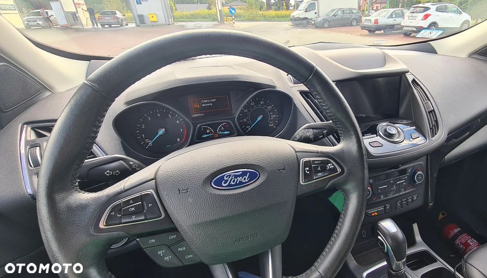 Ford Escape 2.0 EcoBoost AWD Titanium - 24