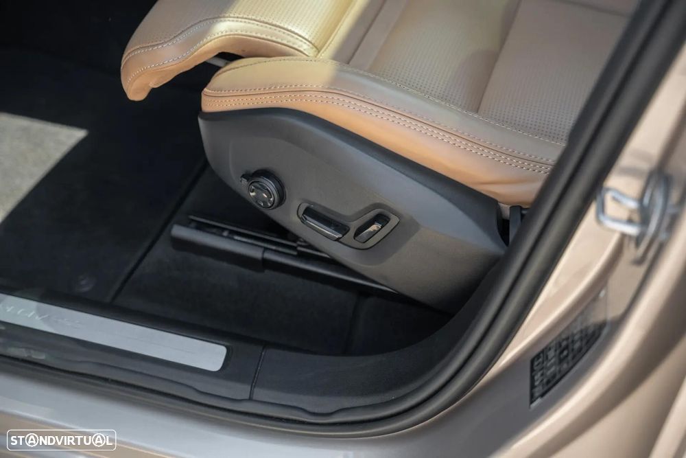 Volvo XC 60 T8 AWD Recharge Ultimate Bright — fotografia 25