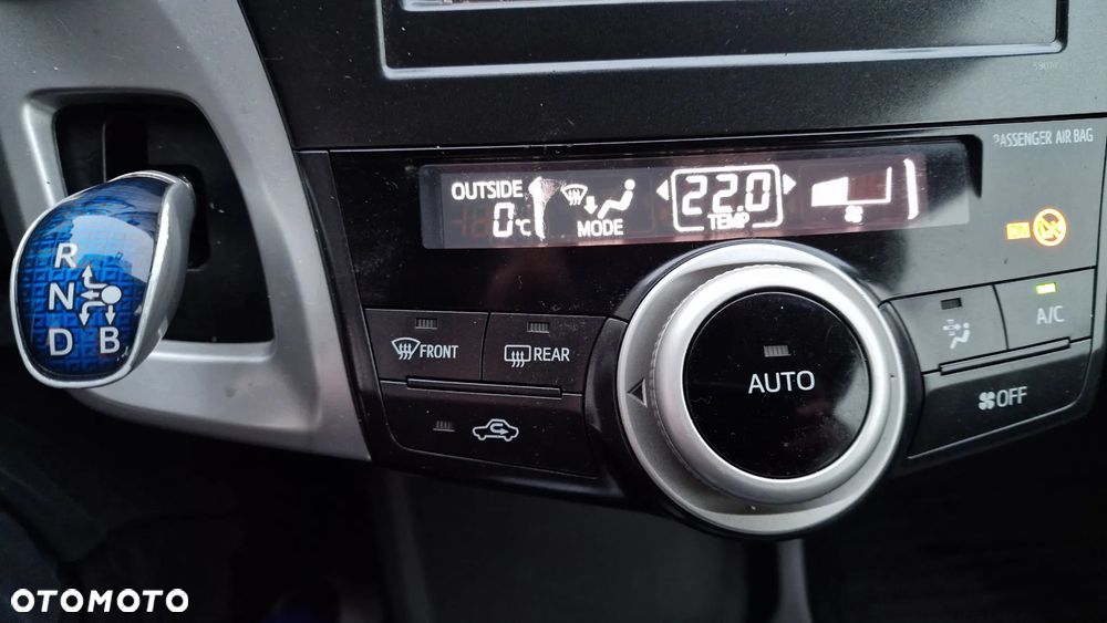 Toyota Prius+ (Hybrid) - 22