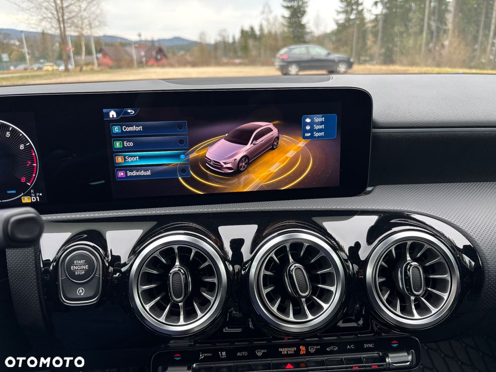 Mercedes-Benz Klasa A 220 4-Matic AMG Line 7G-DCT - 22