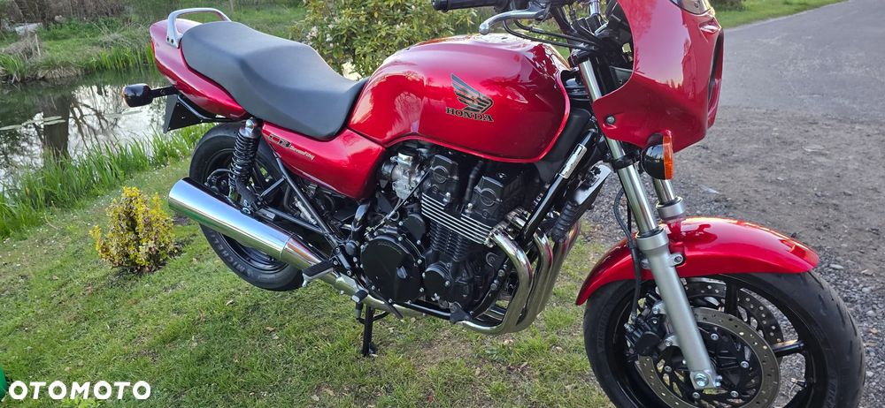 Honda CB - 12