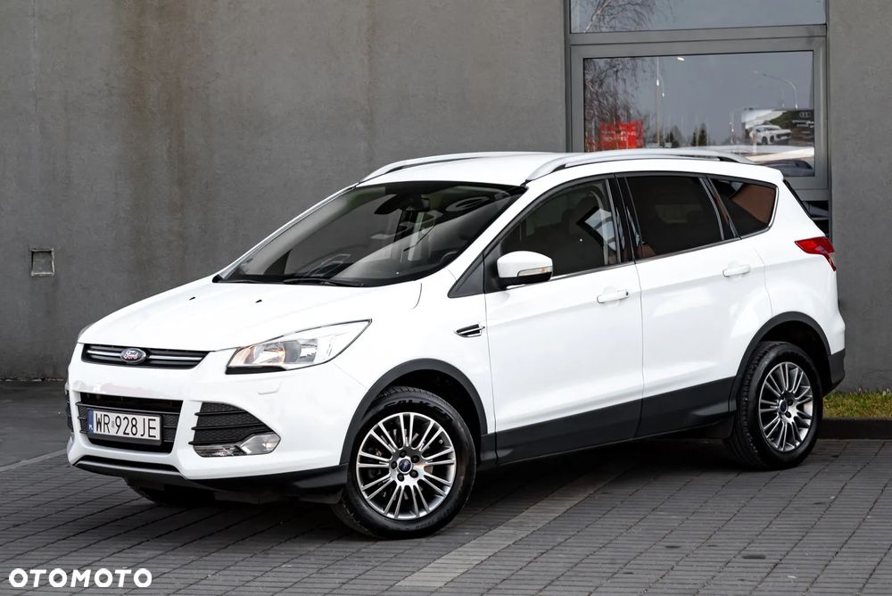 Ford Kuga 2.0 TDCi 2x4 Titanium - 4