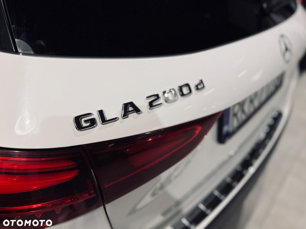 Mercedes-Benz GLA 200 d AMG Line - 9