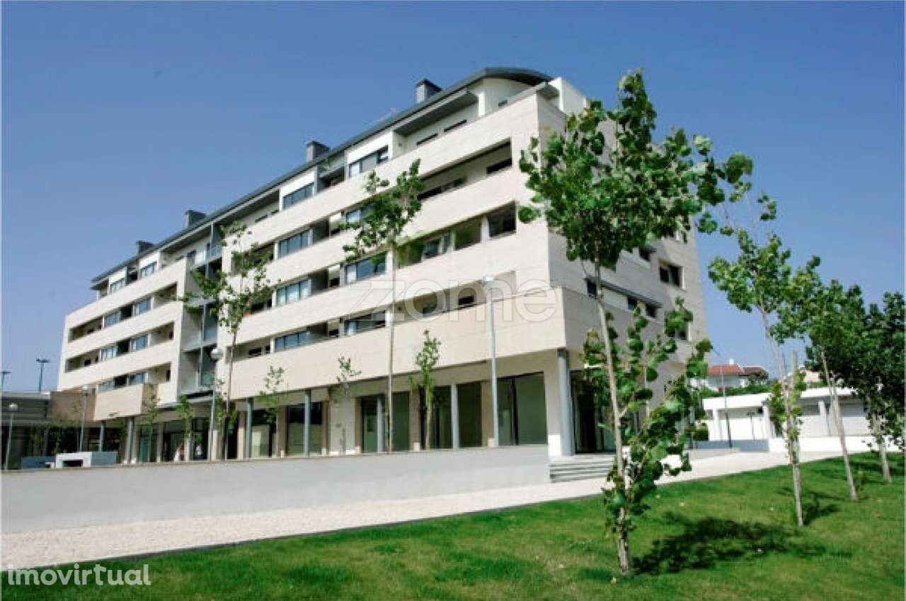 Loja Comercial 80 m2 - Garagem fechada - Para Investidores - Arrendada - Grande imagem: 4/15