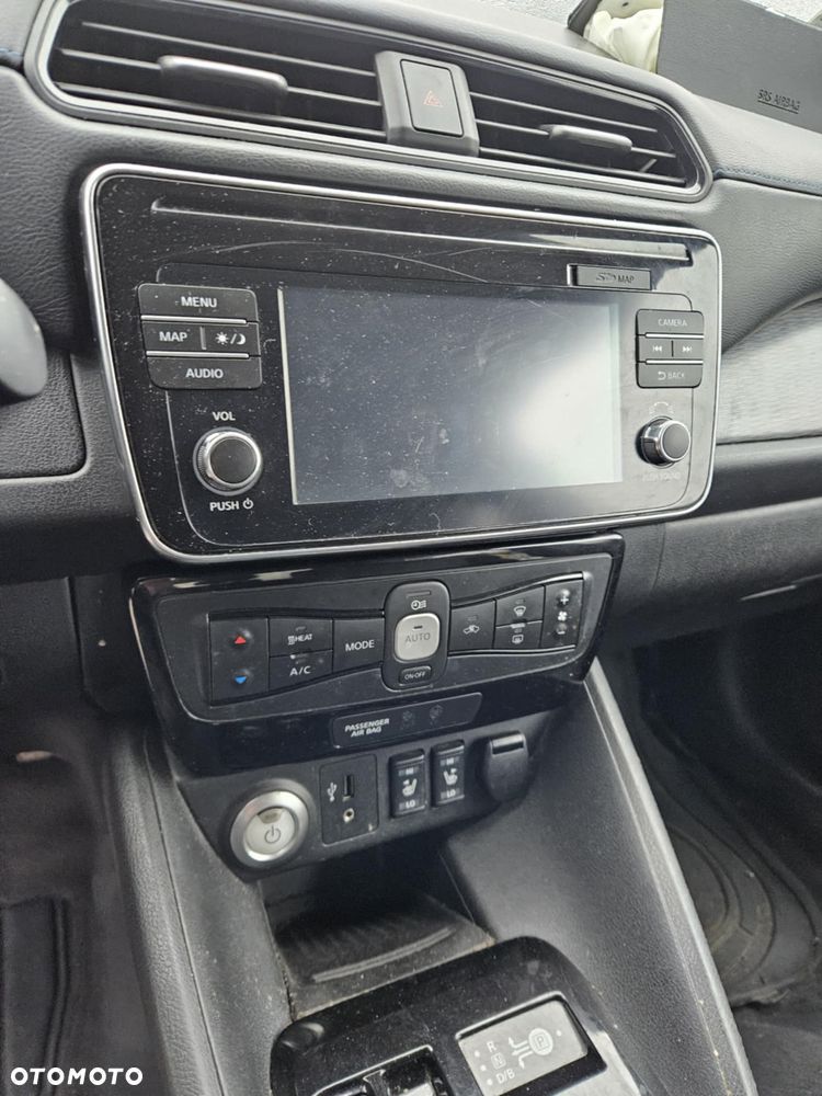 Nissan Leaf 40 kWh N-Connecta - 17