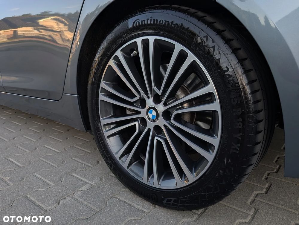 BMW Seria 5 520d Sport Line - 31