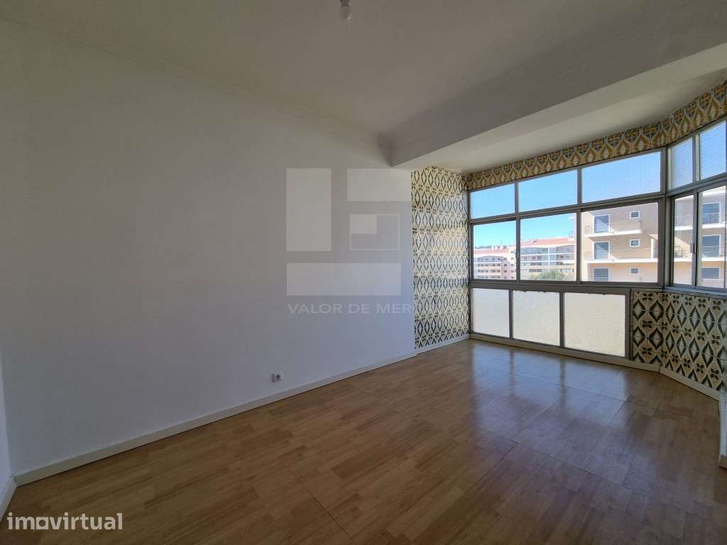 Apartamento T3 usado para venda em Mina de Água, Amadora. - Grande imagem: 2/31