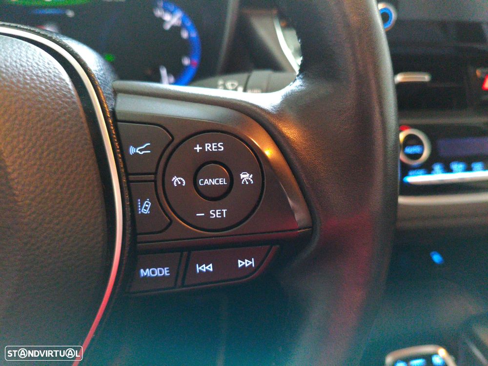 Toyota Corolla SD 1.8 Hybrid Luxury - 36