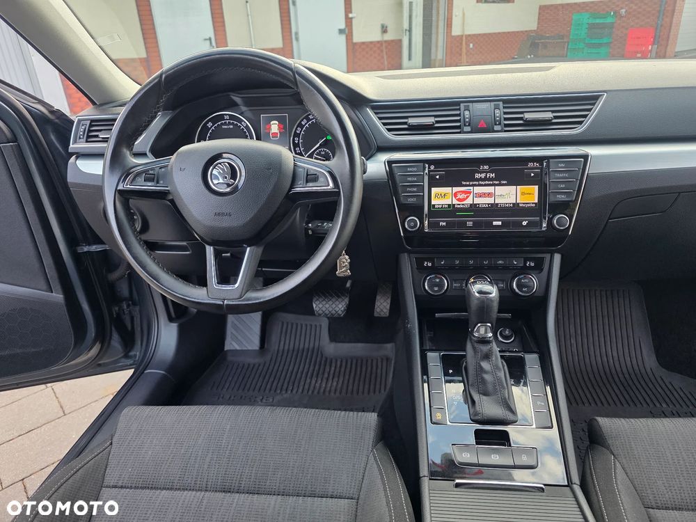 Skoda Superb 2.0 TDI Active DSG - 20
