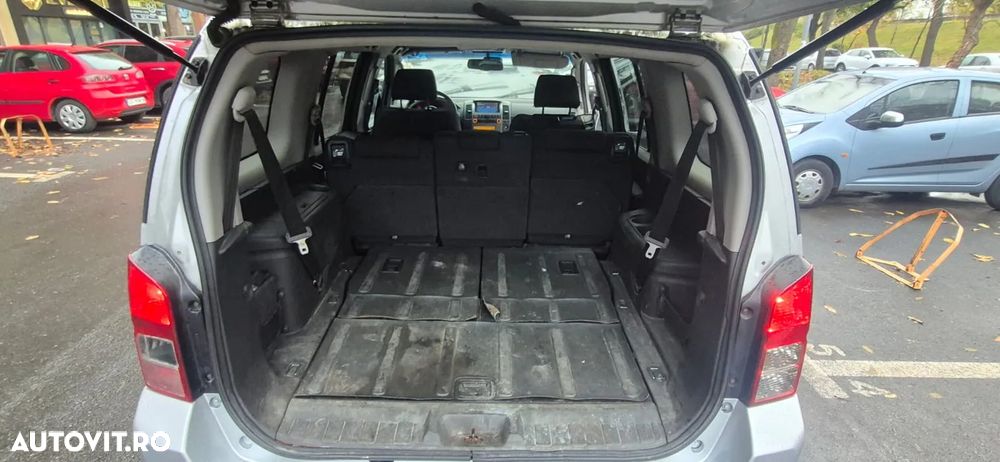 Nissan Pathfinder - 12