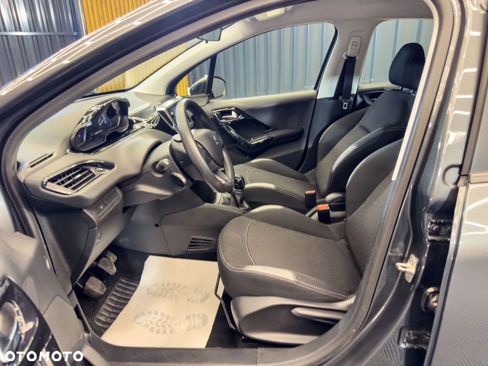 Peugeot 208 1.2 PureTech Allure - 19