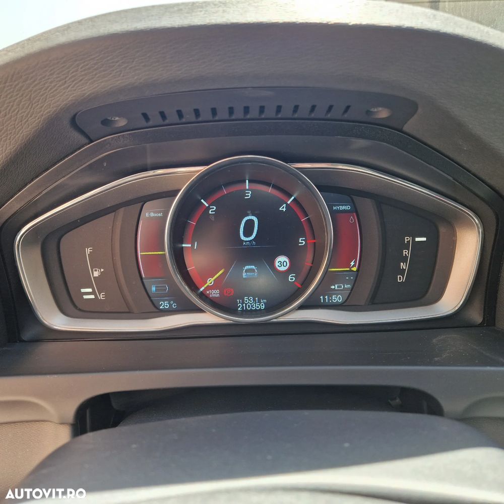 Volvo V60 D6 Plug-In-Hybrid AWD Geartronic Summum - 10