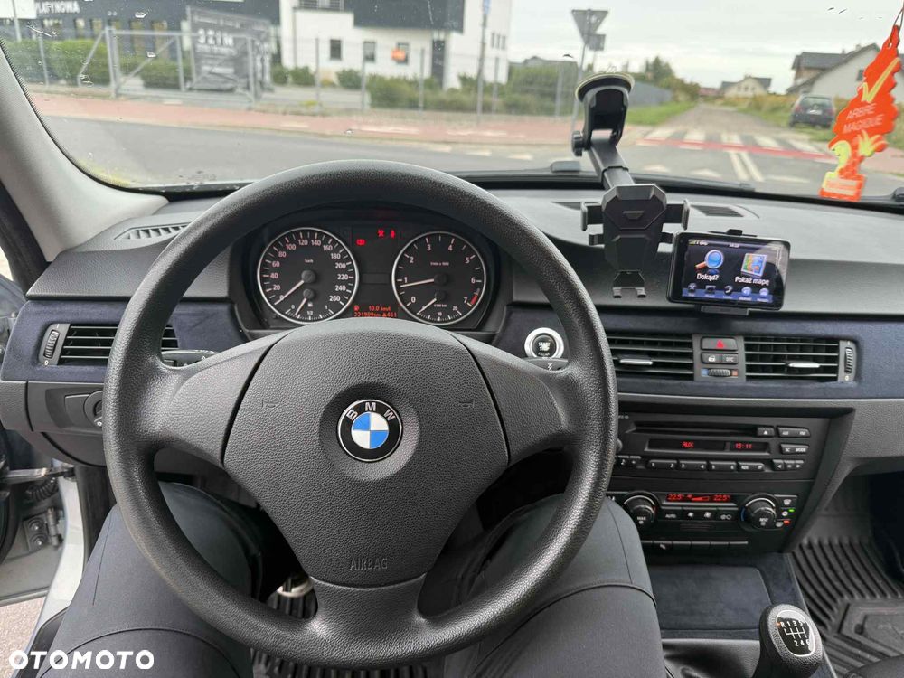 BMW Seria 3 320i - 27