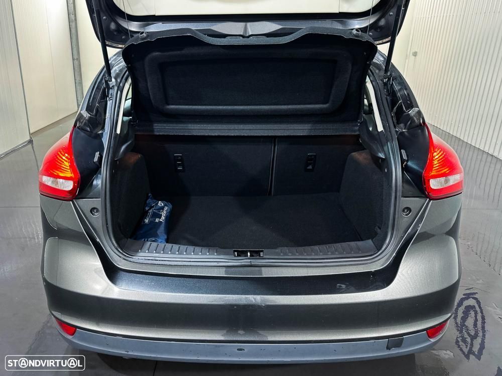 Ford Focus 1.6 TDCi Titanium — fotografia 55