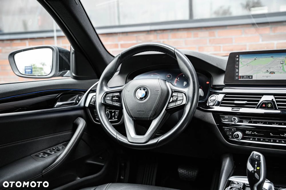 BMW Seria 5 520d - 29