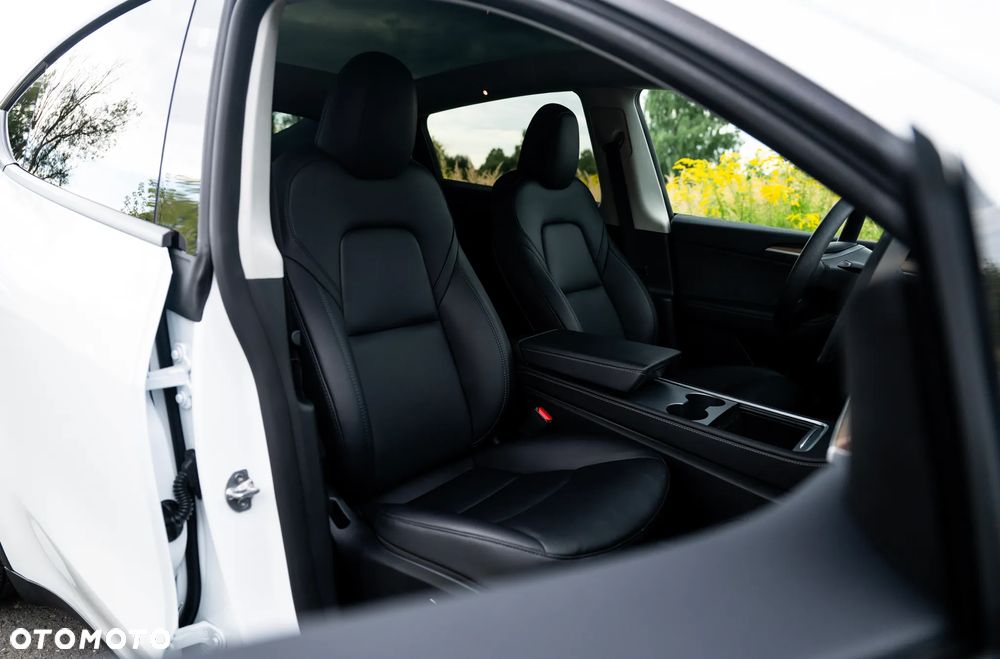 Tesla Y Model RWD - 25